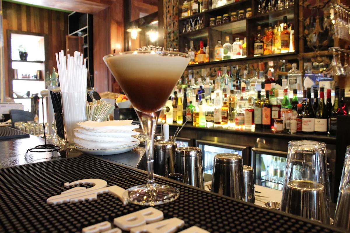 Highlights, Garf’s Bar