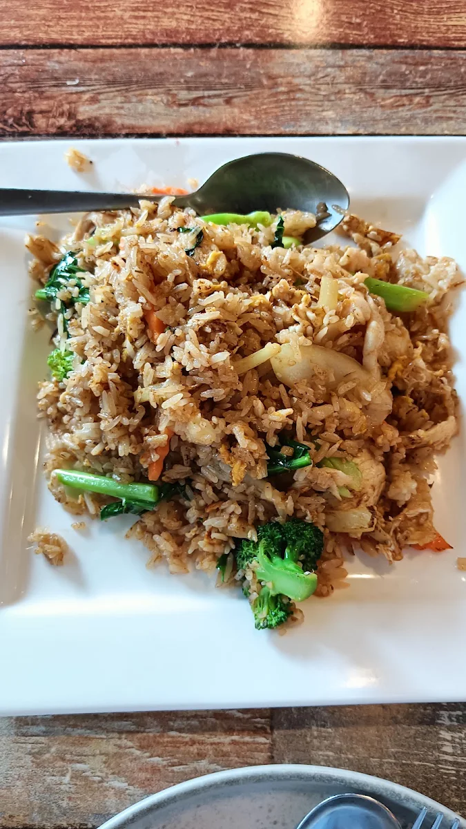 Tom Yum Fried Rice with Chicken