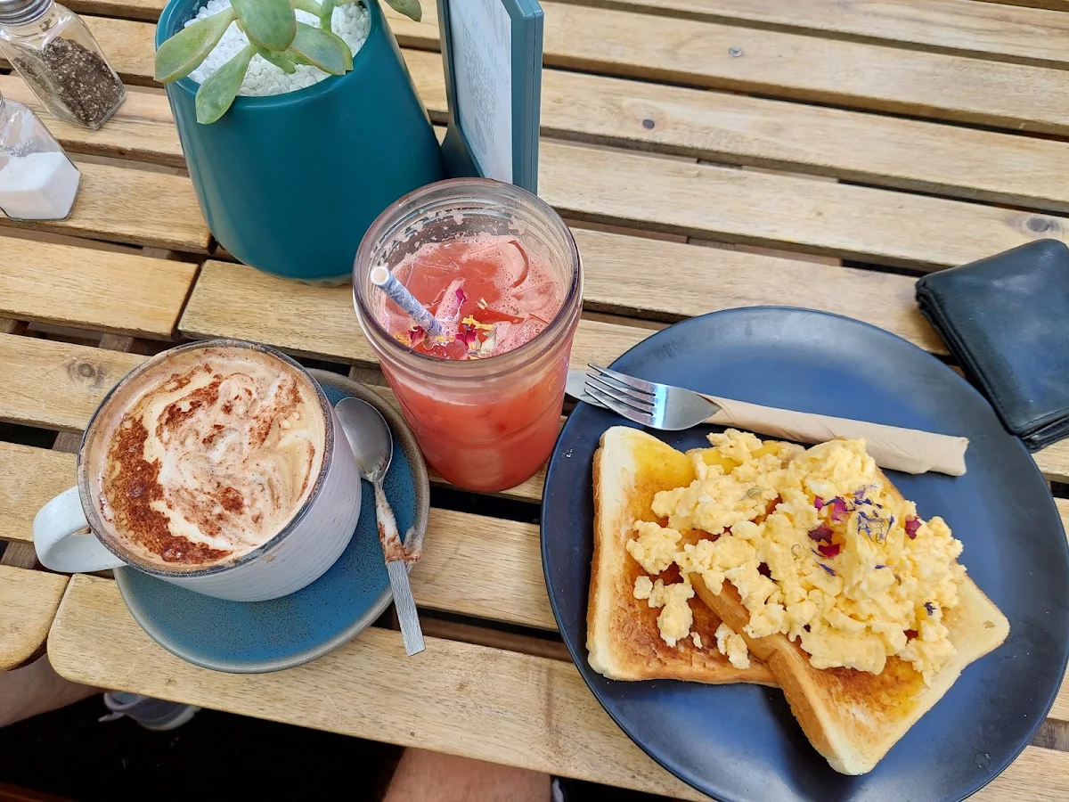 Scrambled Egg Cappuccino Juice