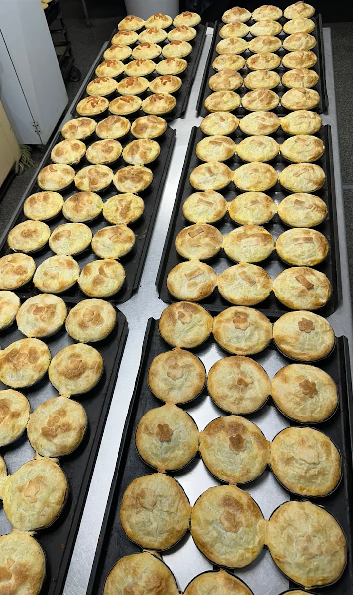 Highlights, Mai Hot Pies