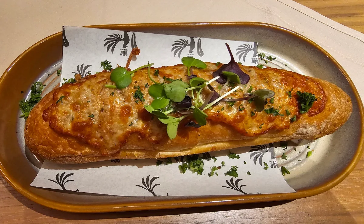Garlic Bread, Feathers Hotel