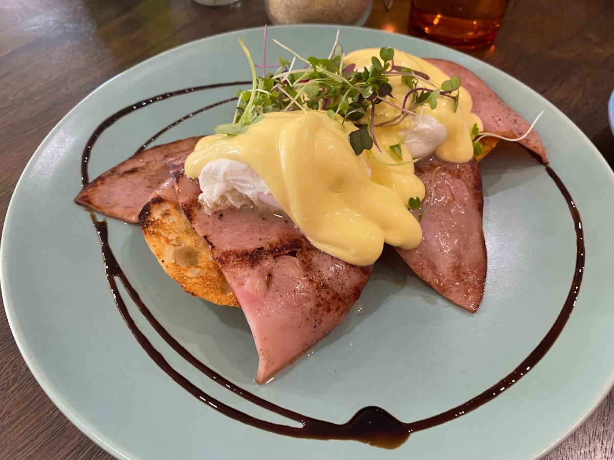 Eggs benet19, Goji Granola Bar & Cafe