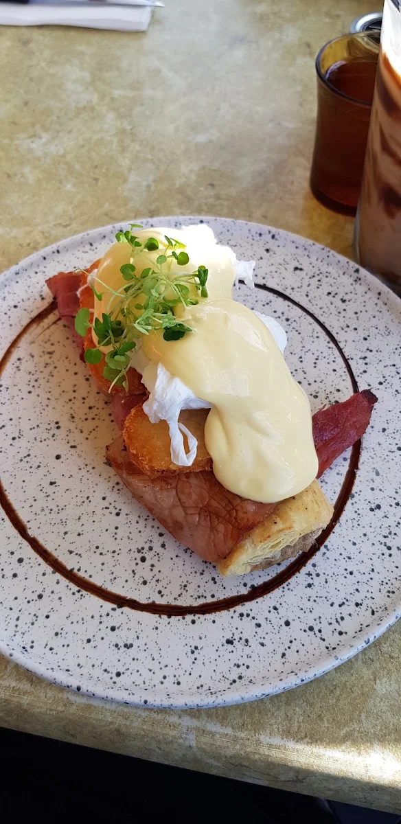 Sausage Roll, Goji Granola Bar & Cafe