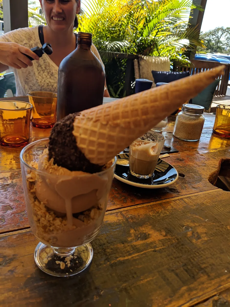 Soft Serve, Goji Granola Bar & Cafe