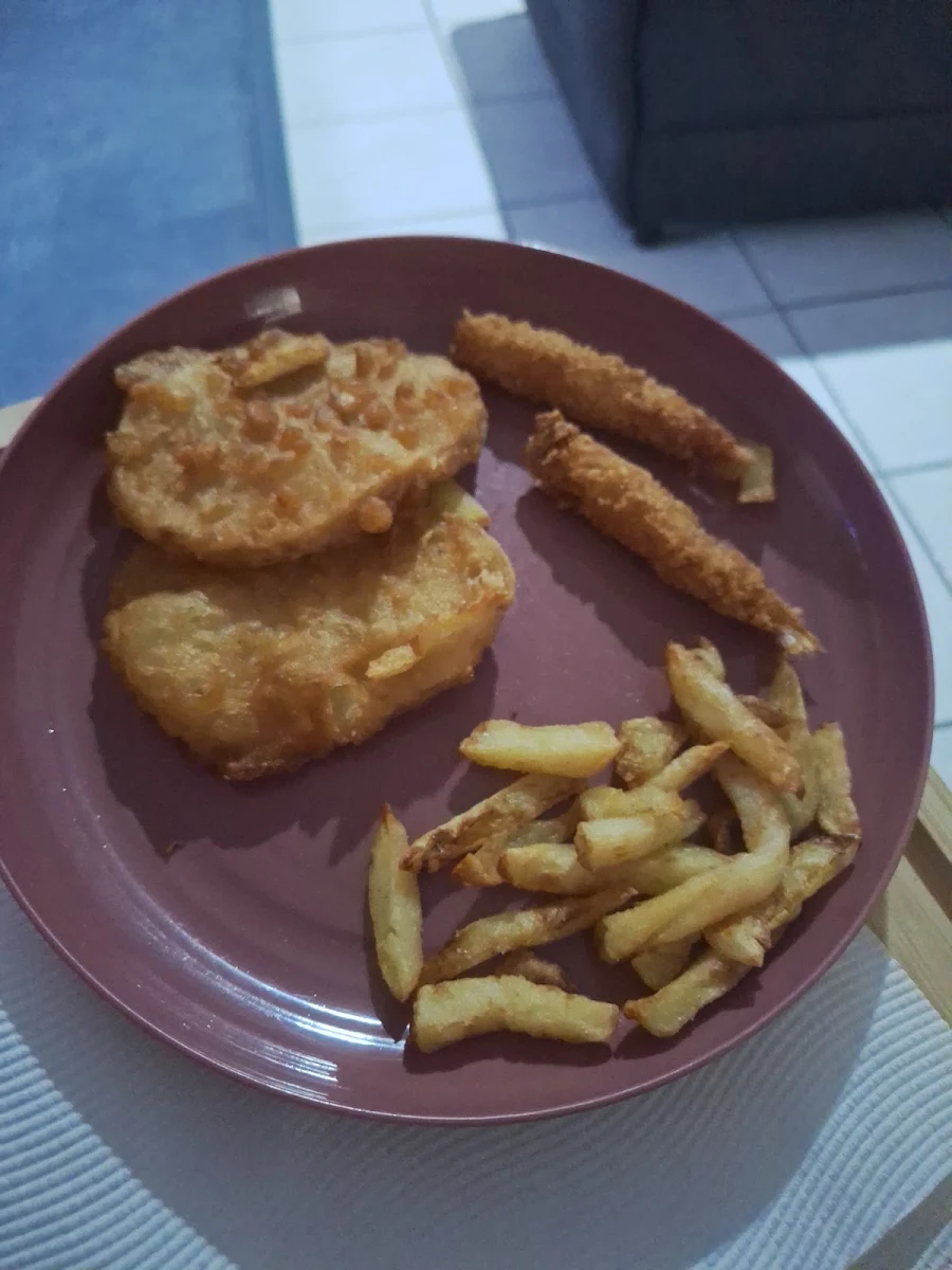 Potato Scallops Soggy Oily Chips snd Prawn Cutlets