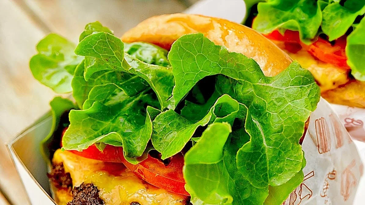 Highlights, Betty's Burgers