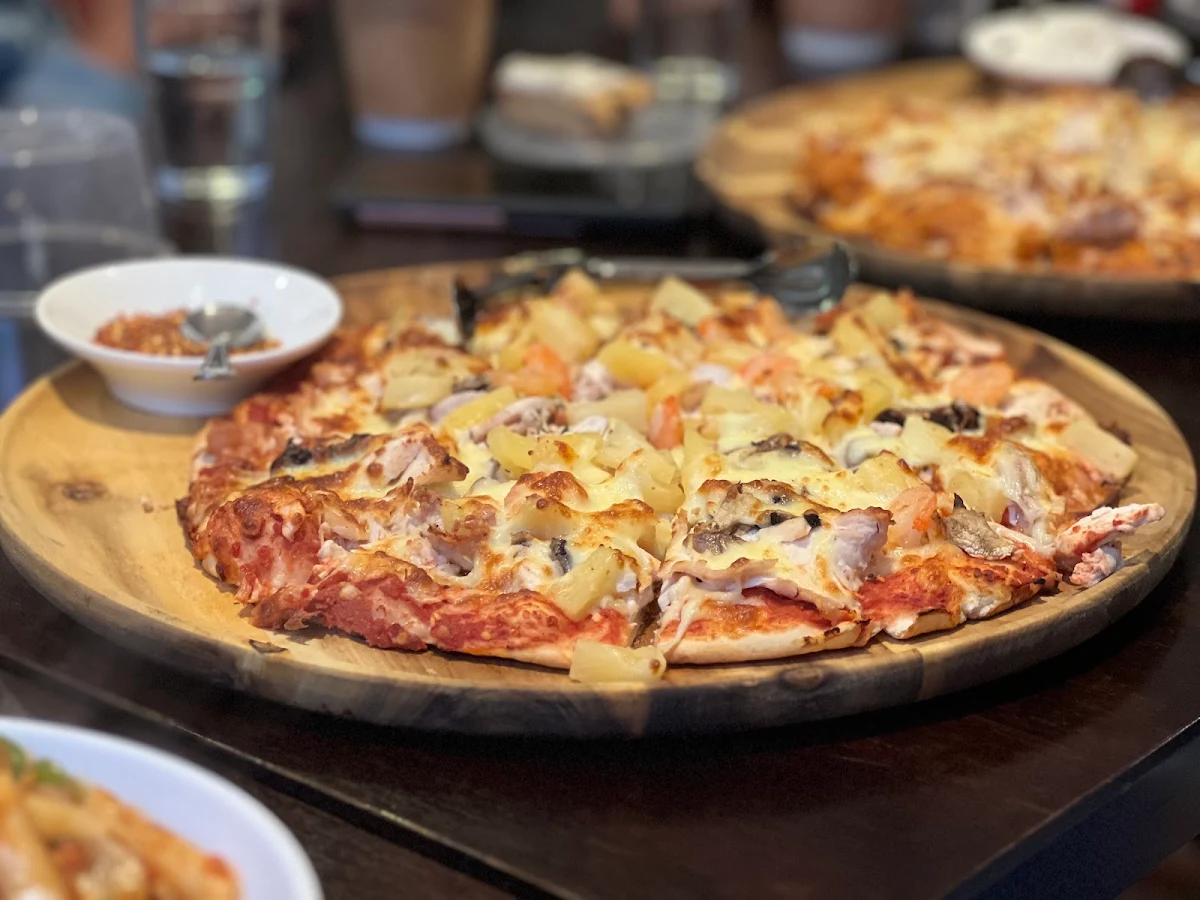 Highlights, CJ's Pizza Cafe