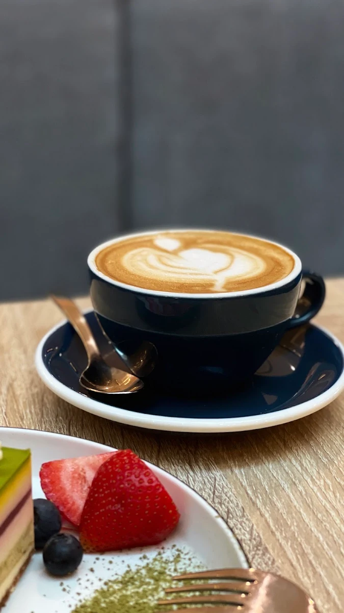 Flat White, Cafe L'amore