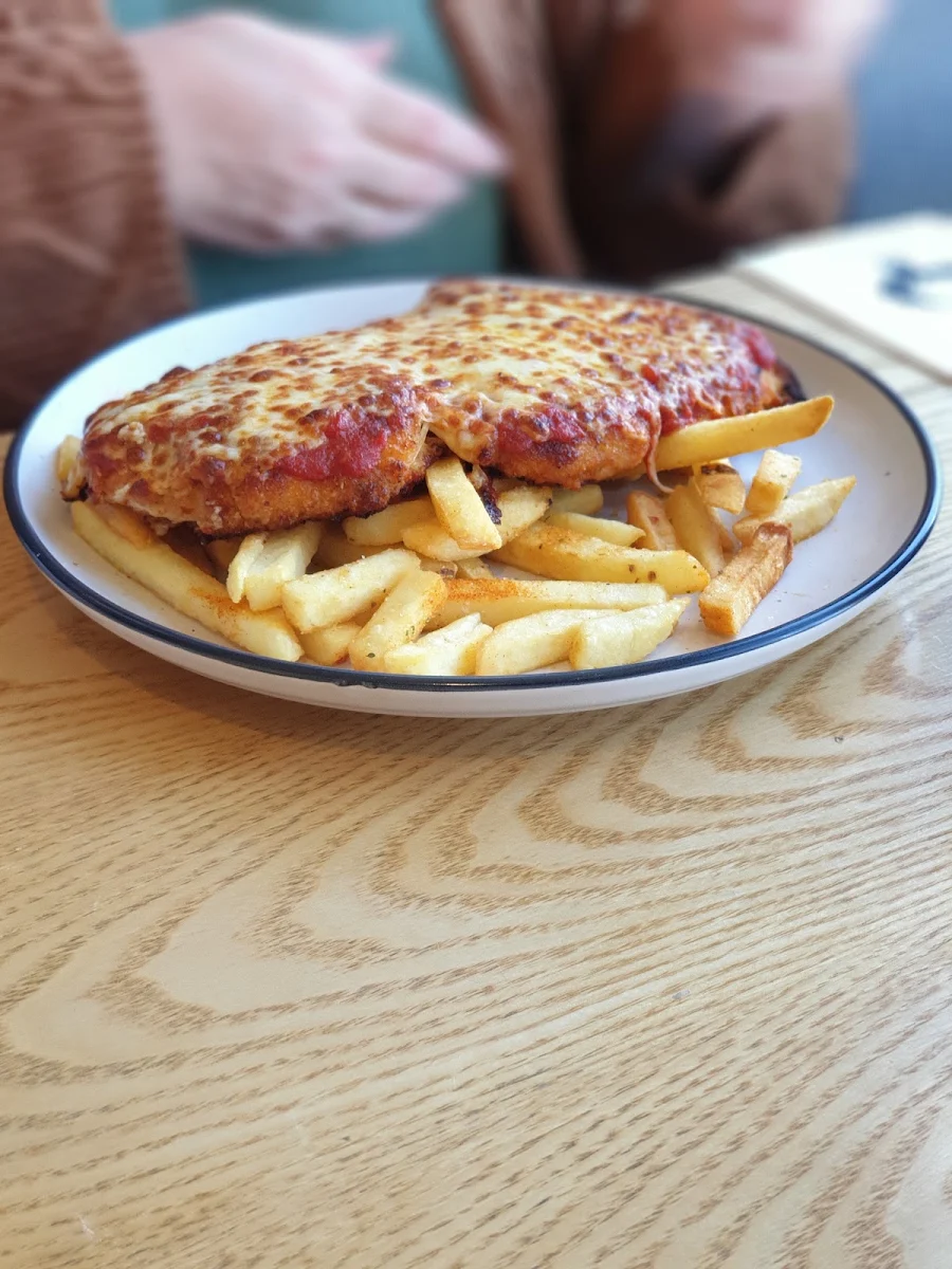 Schnitzel Parma Chips
