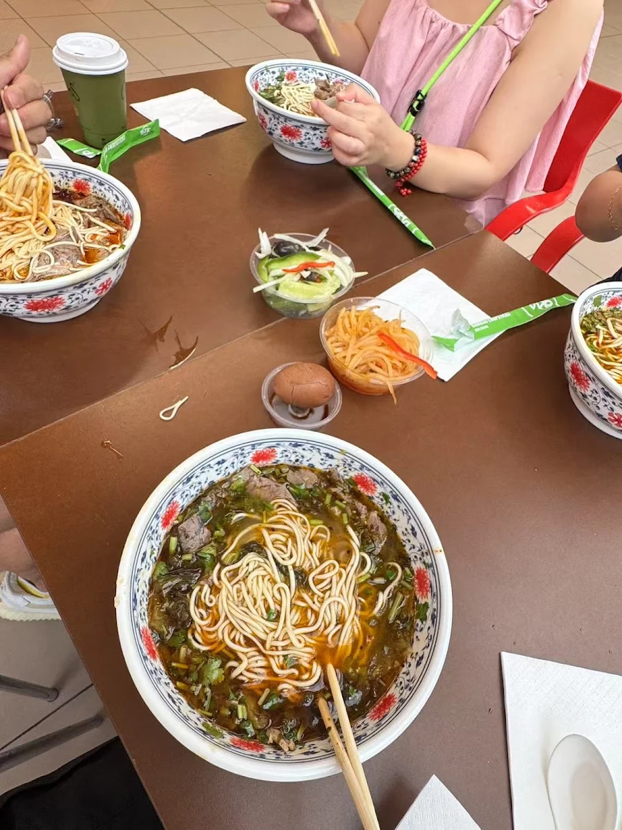 Highlights, Mr. Zeng Lanzhou Beef Noodle 大曾面道兰州牛肉面