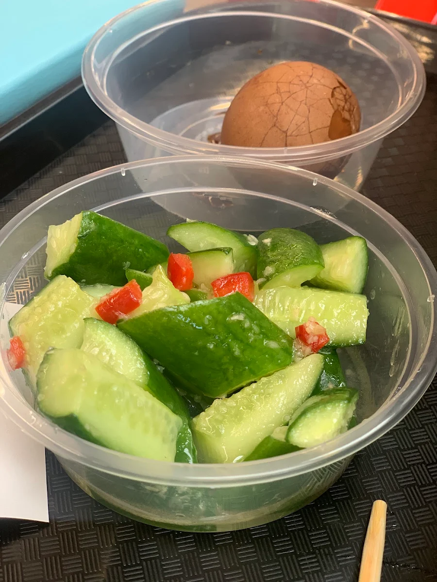 Pickles, Mr. Zeng Lanzhou Beef Noodle 大曾面道兰州牛肉面