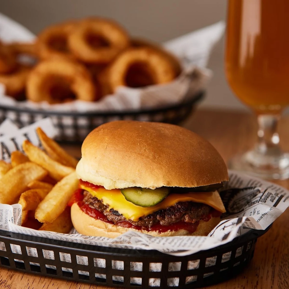 Cheeseburger, Tracks on Point