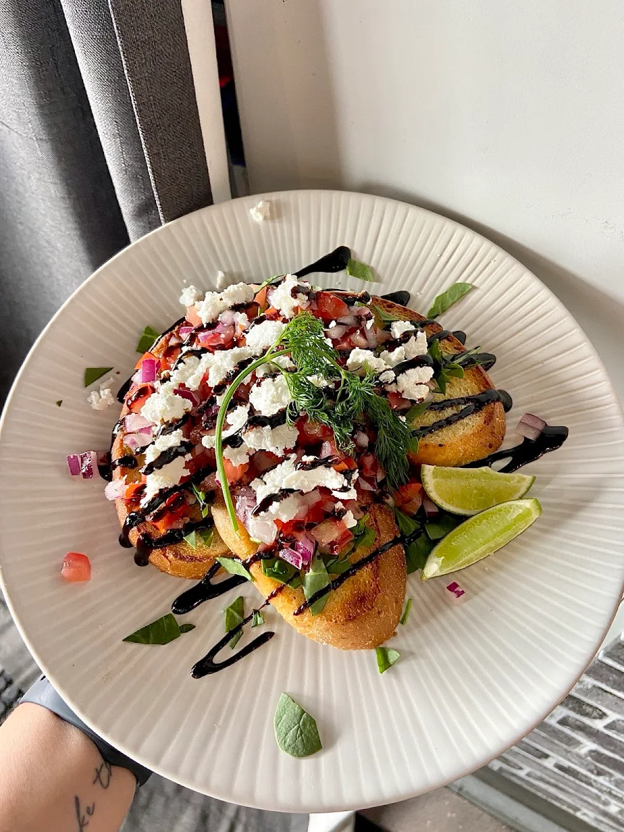 Smashed Avo & Feta