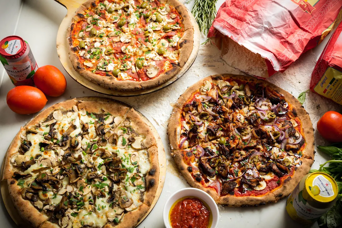 Highlights, 458 Pizzeria