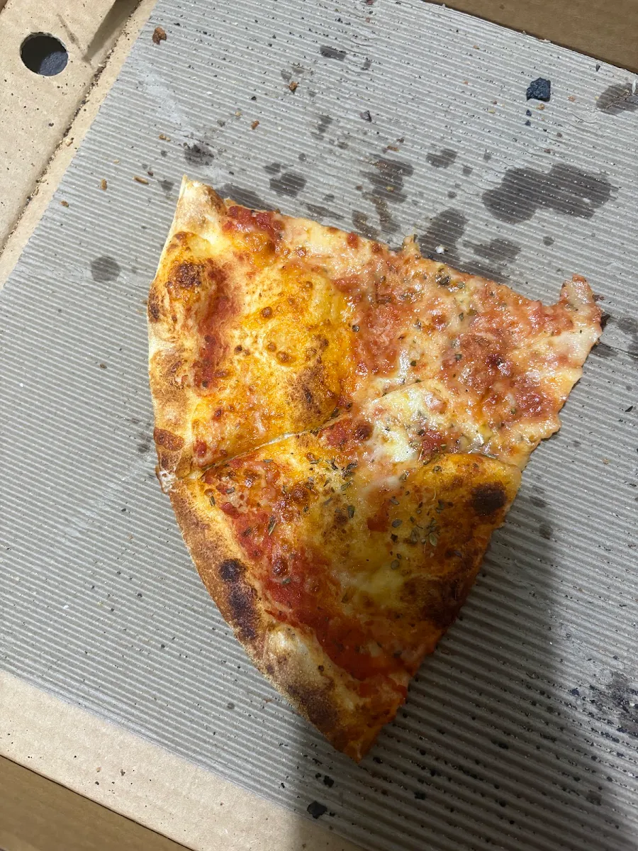 Highlights, 458 Pizzeria