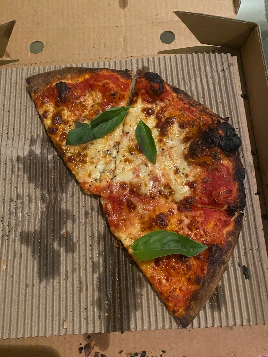 Highlights, 458 Pizzeria
