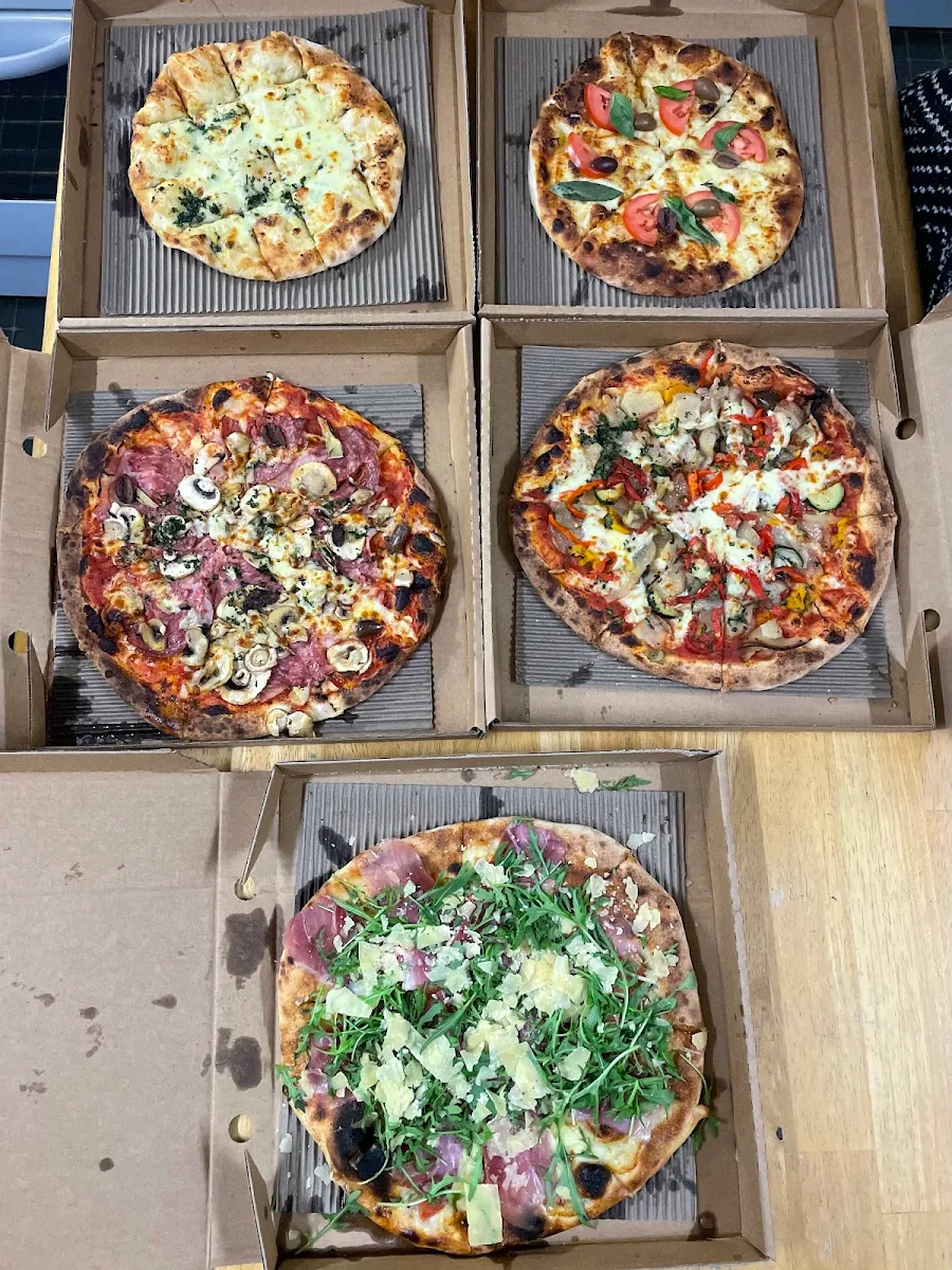 Highlights, 458 Pizzeria