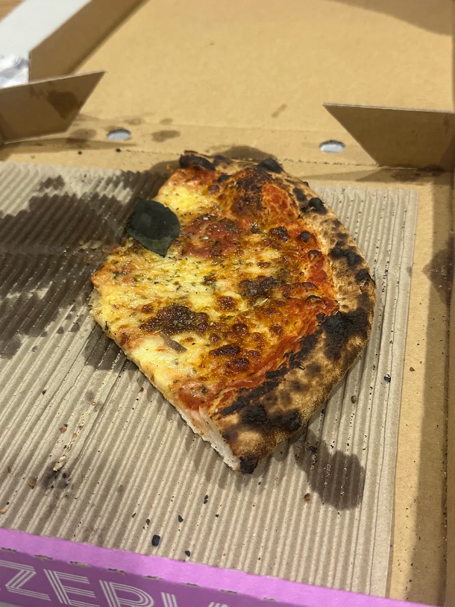 Highlights, 458 Pizzeria