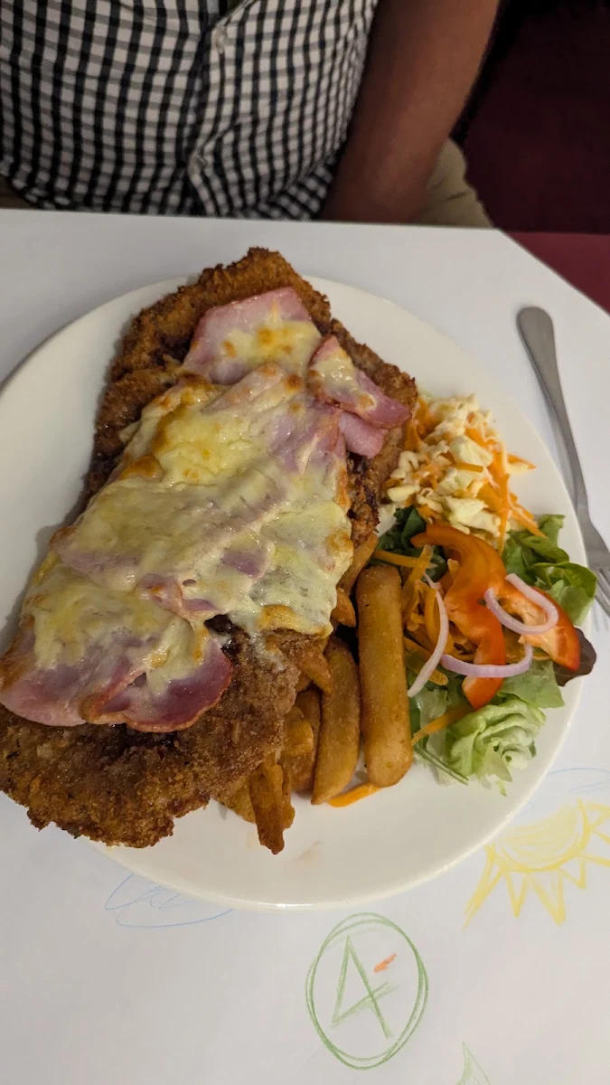 Beef Schnitzel Kill Patrick, North Kapunda Hotel