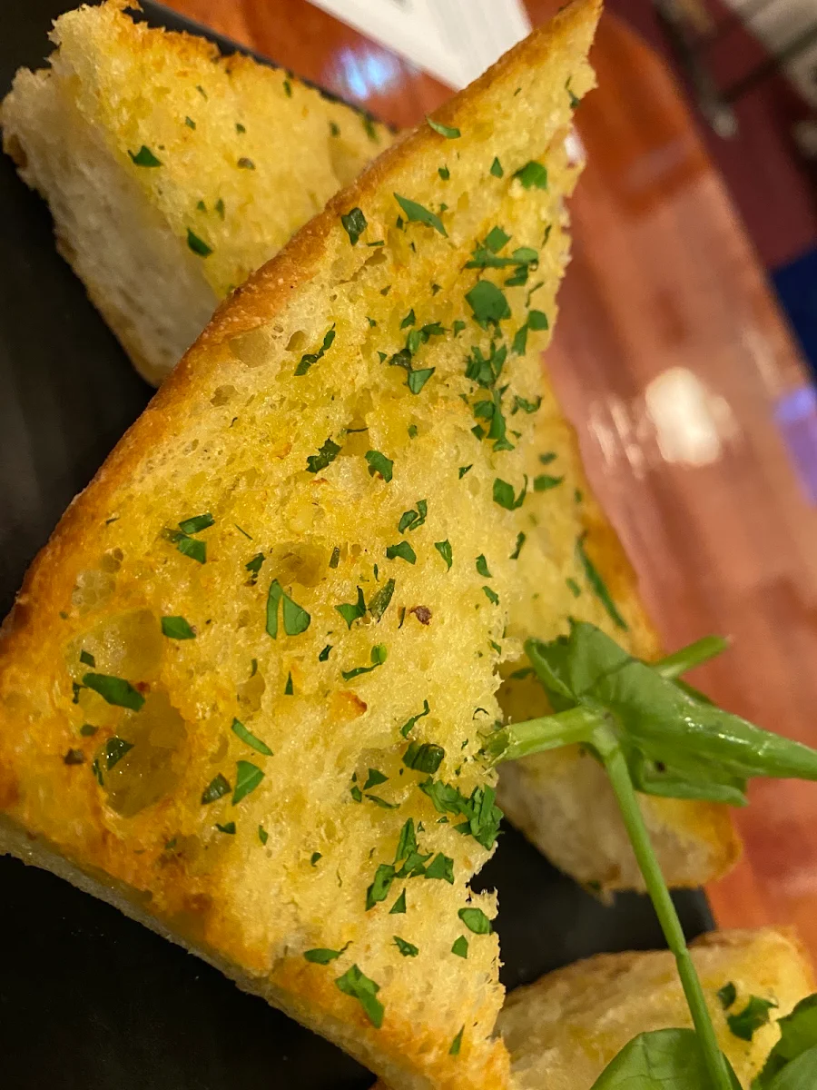 Garlic Bread, Elephant & Castle Hotel