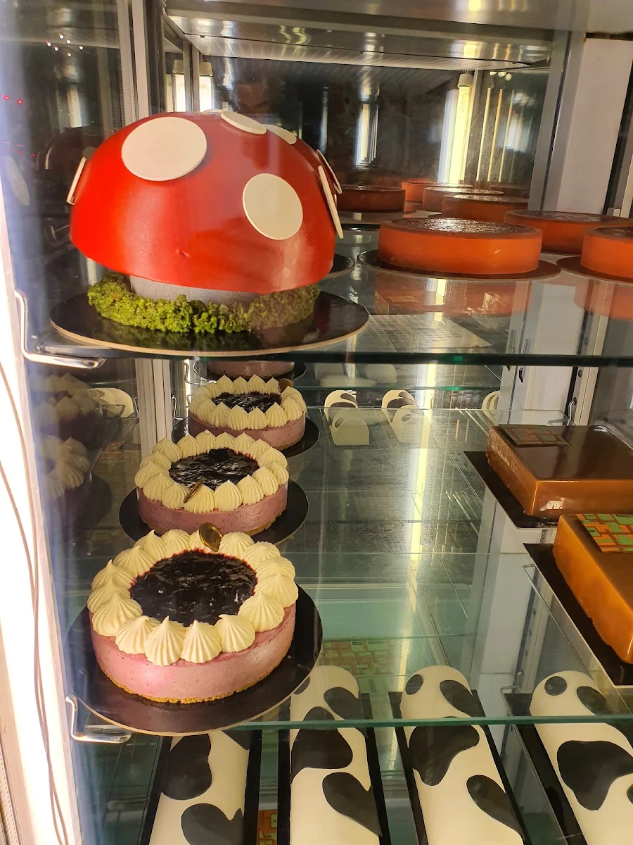 Cakes, Gelato Messina Surry Hills