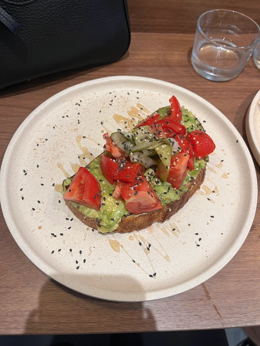 Avo Toast V