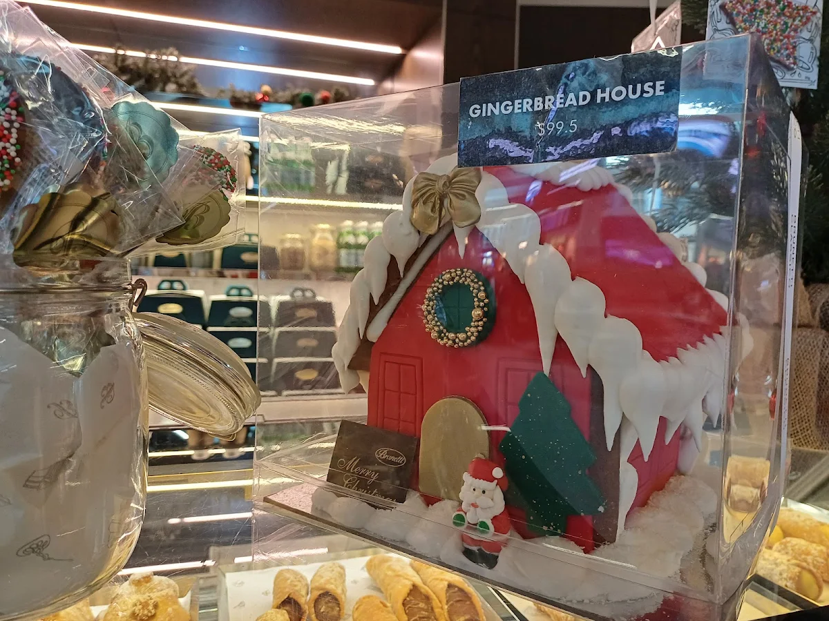 Ginger Bread House, Brunetti