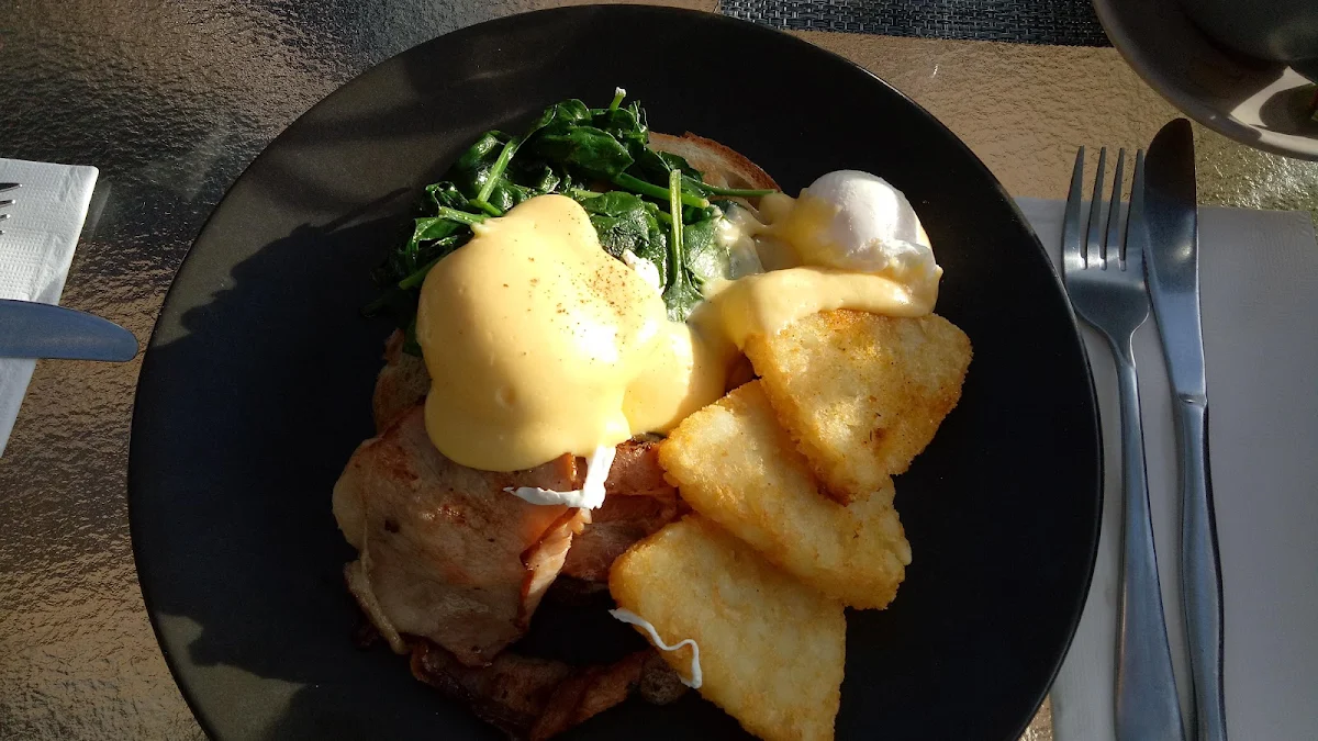Eggs Benedict with Bacon and Hash Browns