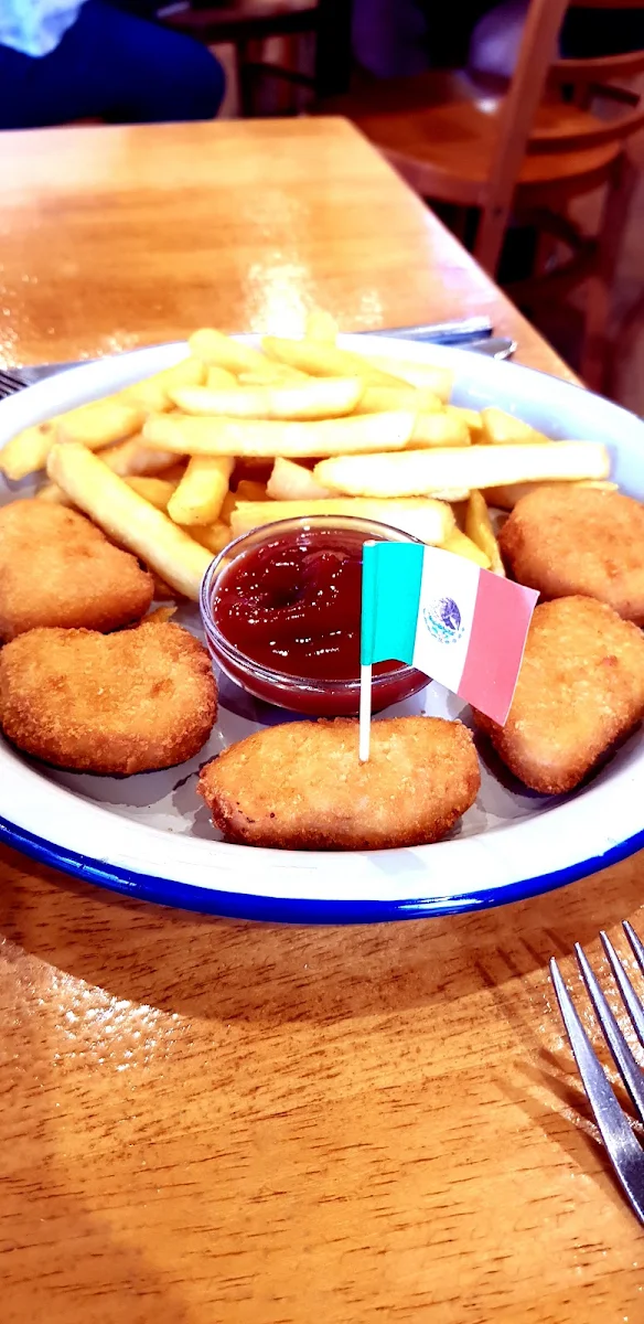 Kids Chicken Nuggets with Fries