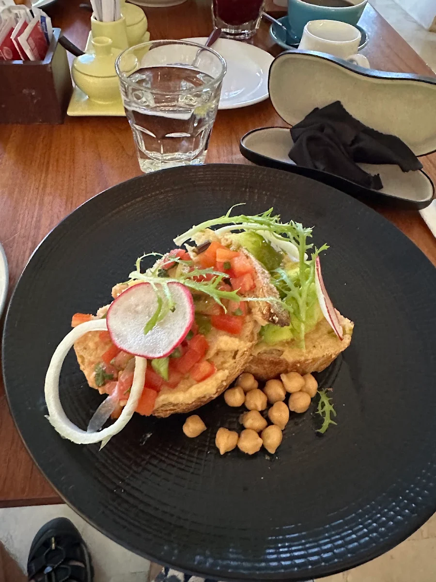 Highlights, Somerset Hotel