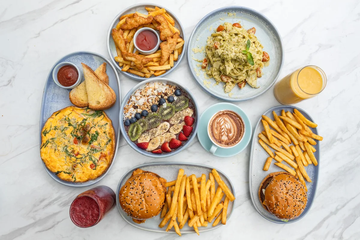 Highlights, Durk's Cafe + Eatery Charlestown