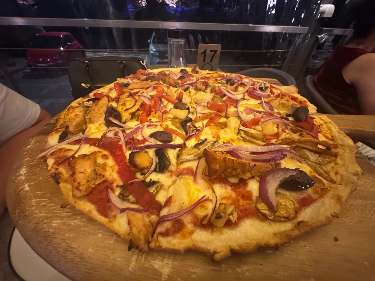 Supreme Pizza, Purple Lounge (Food, Cocktail & Shisha Bar)