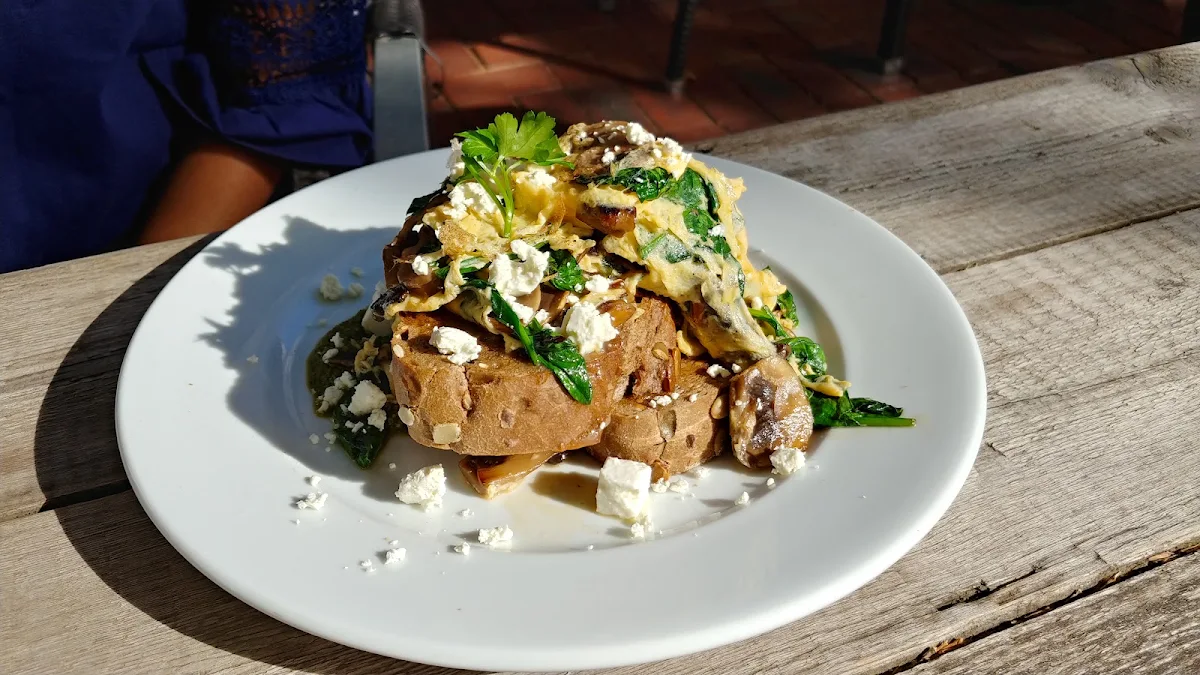 Mashroom and Spinach Scrambled with Feta Cheese