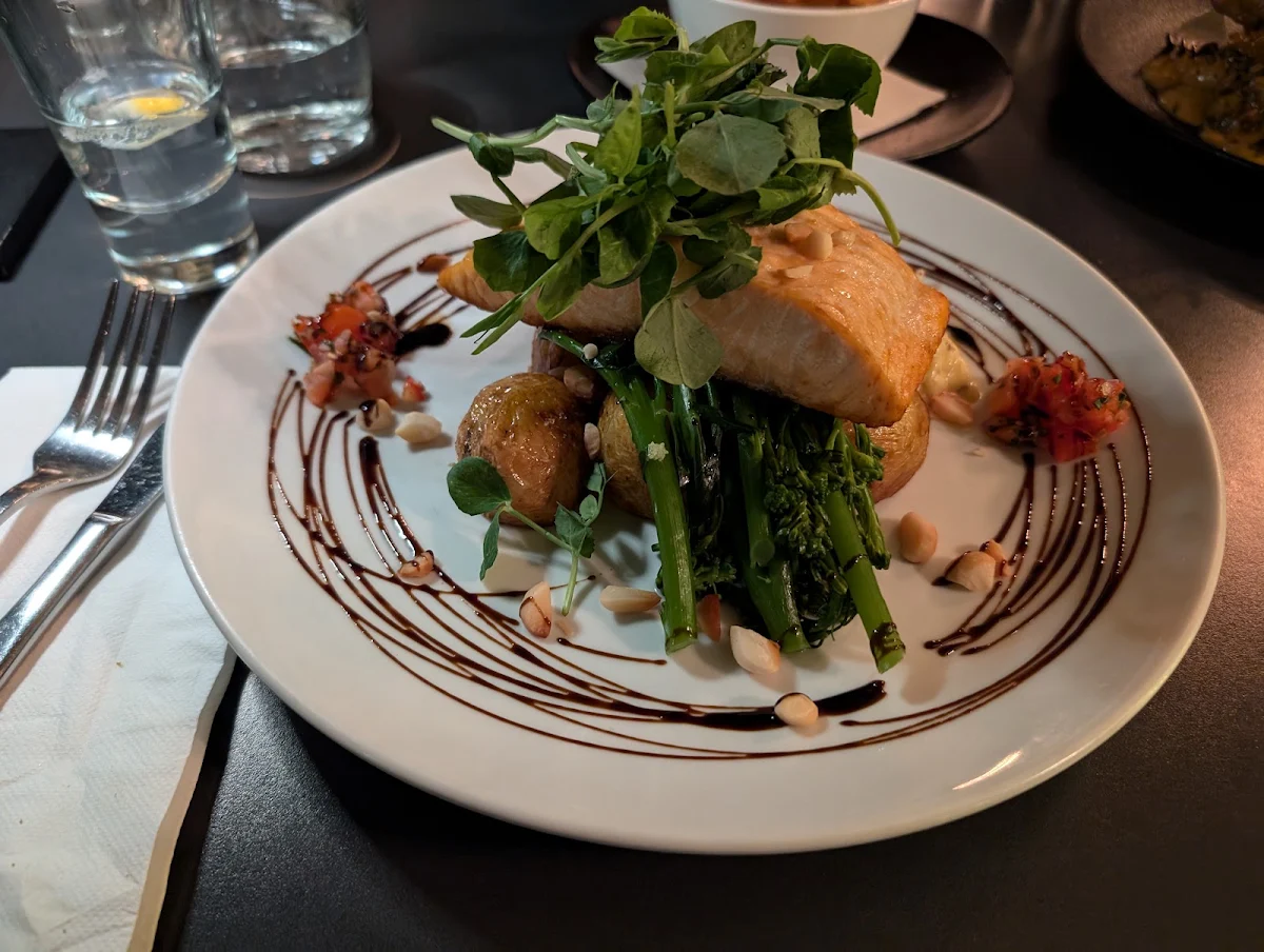 Salmon, Amici Restaurant & Pizzeria