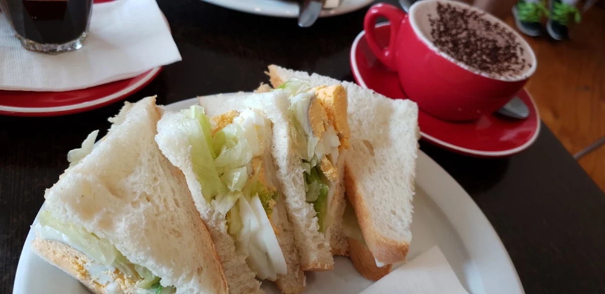 Fresh Egg and Lettuce Sandwich