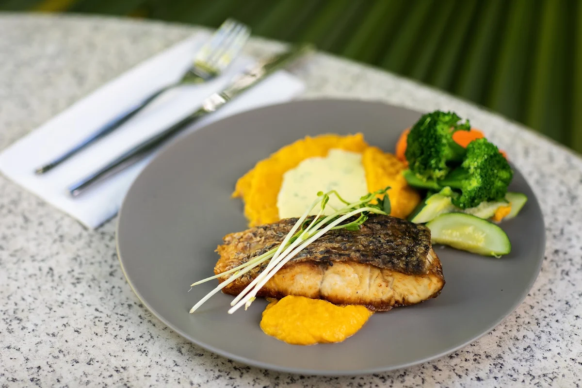 Highlights, Treetops Restaurant