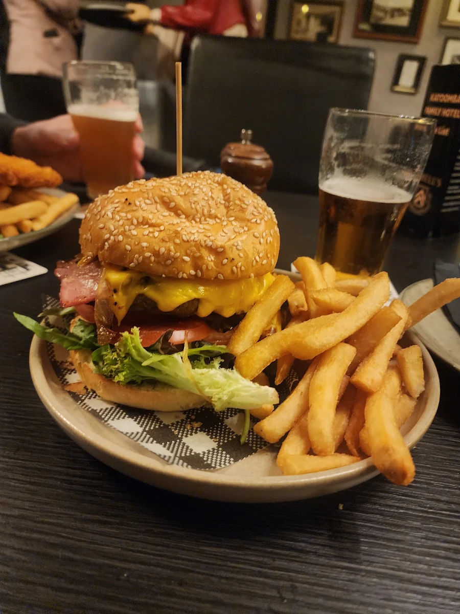Burger, Bistro, Katoomba Family Hotel