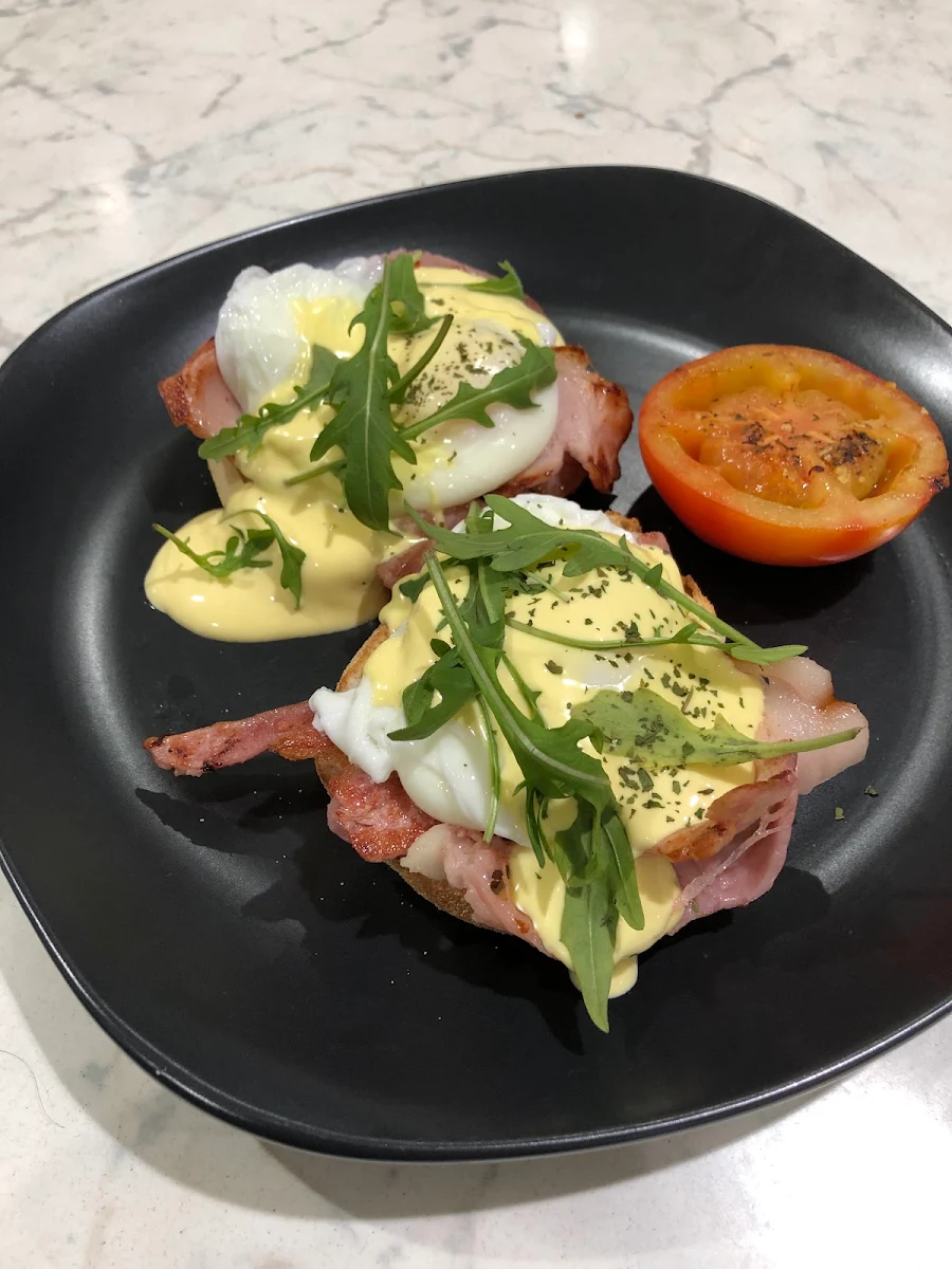 Eggs Benedict, Caffe Cherry Beans