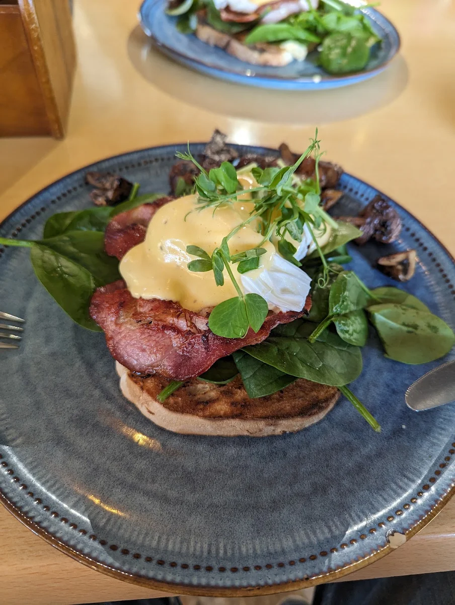 Eggs Benedict, Exhale Exmouth