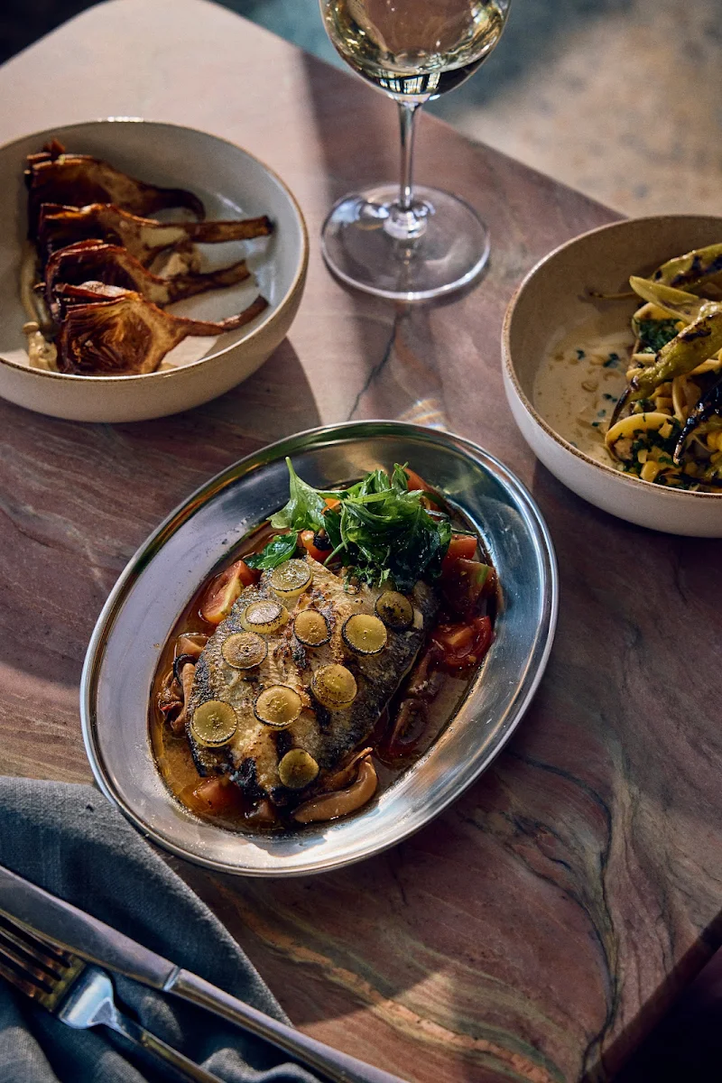 Highlights, Lola's Wine Bar