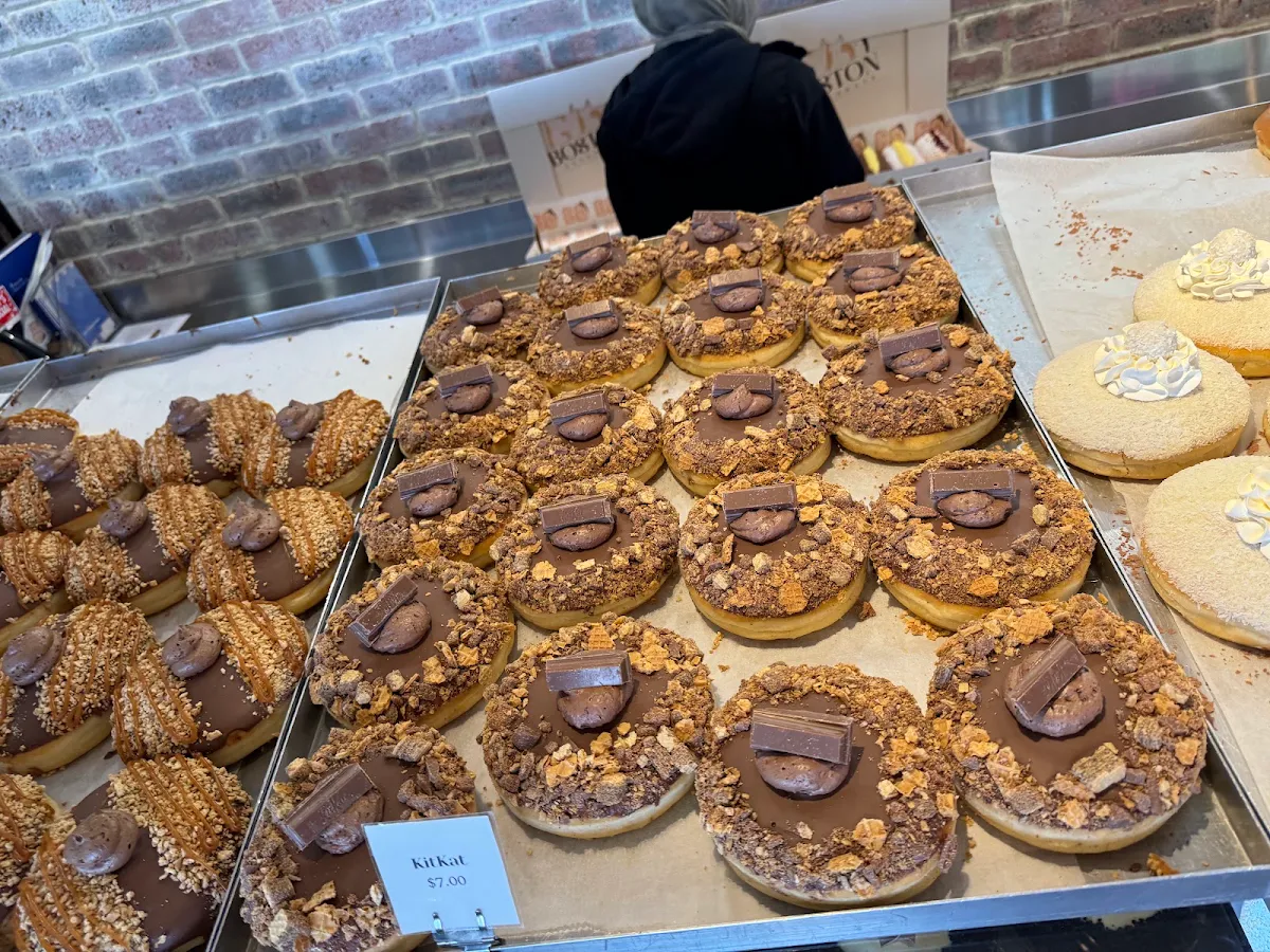Kit Kat, Boston Doughnuts