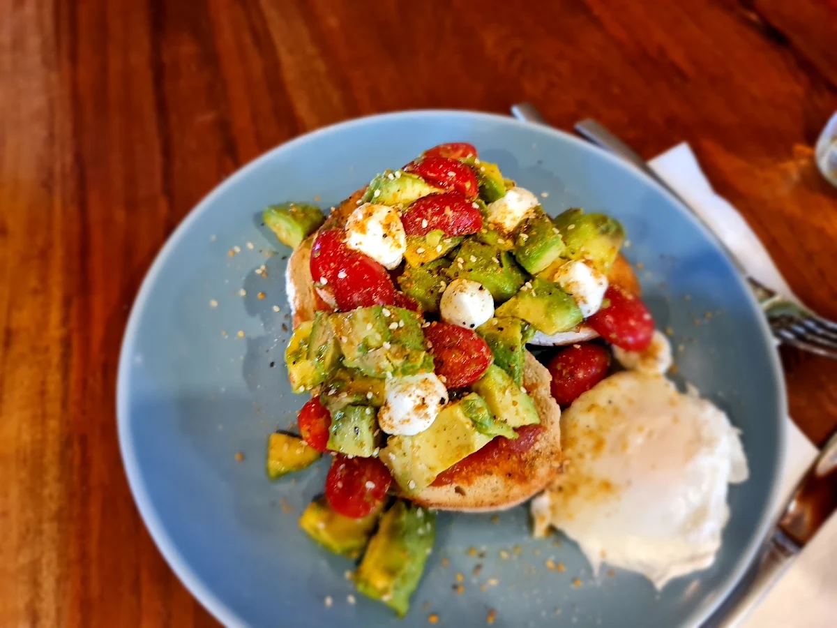 Smashed Avacado Breakfast, PEAKS