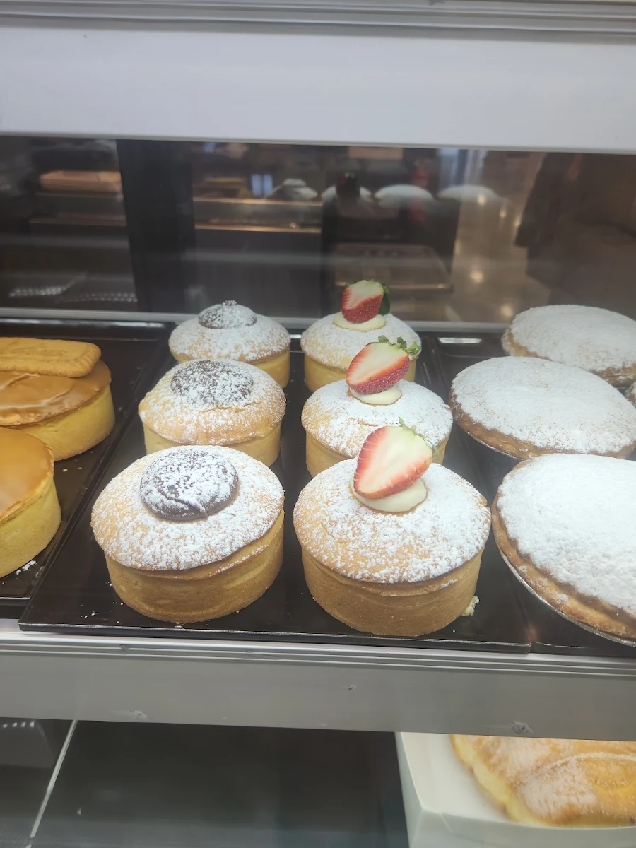 Highlights, Dolce Cannoli and Co