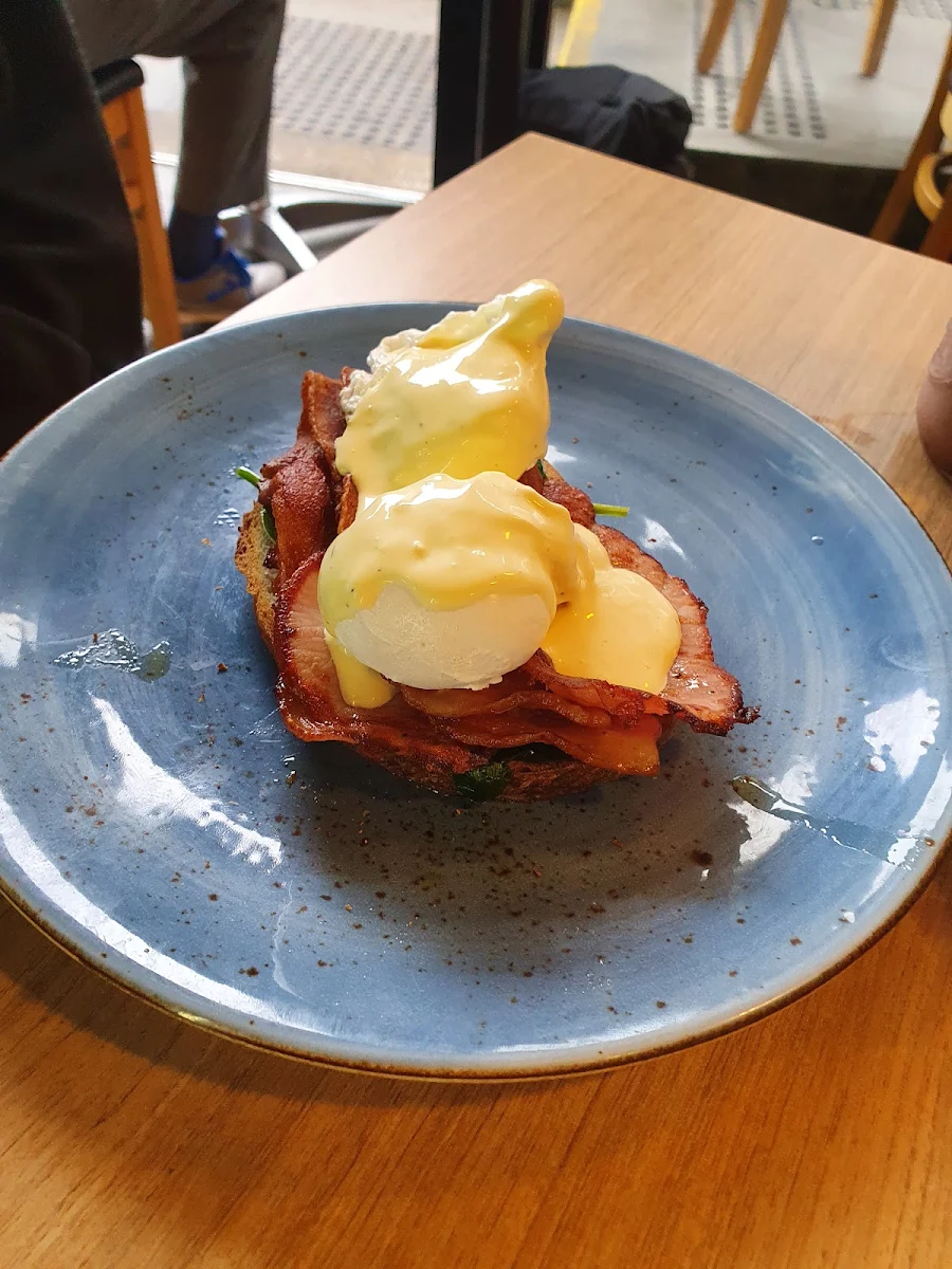 Eggs Benedict, Mary's Dee Why
