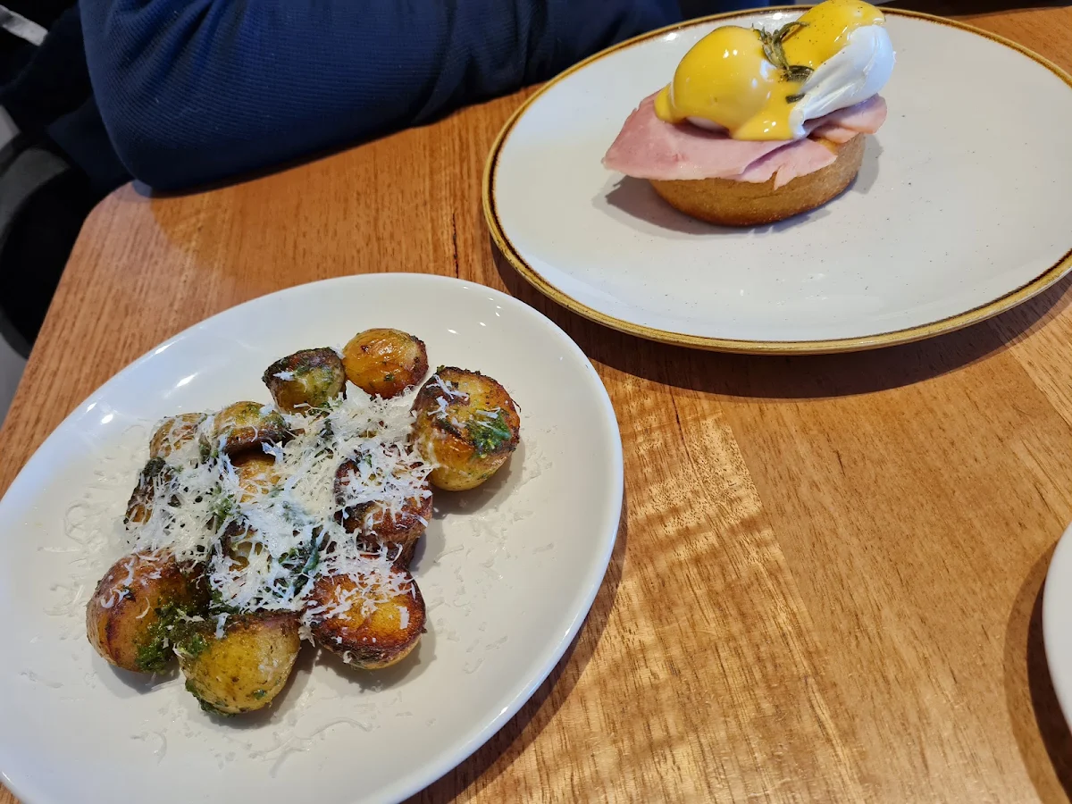 Eggs Benedict GFA