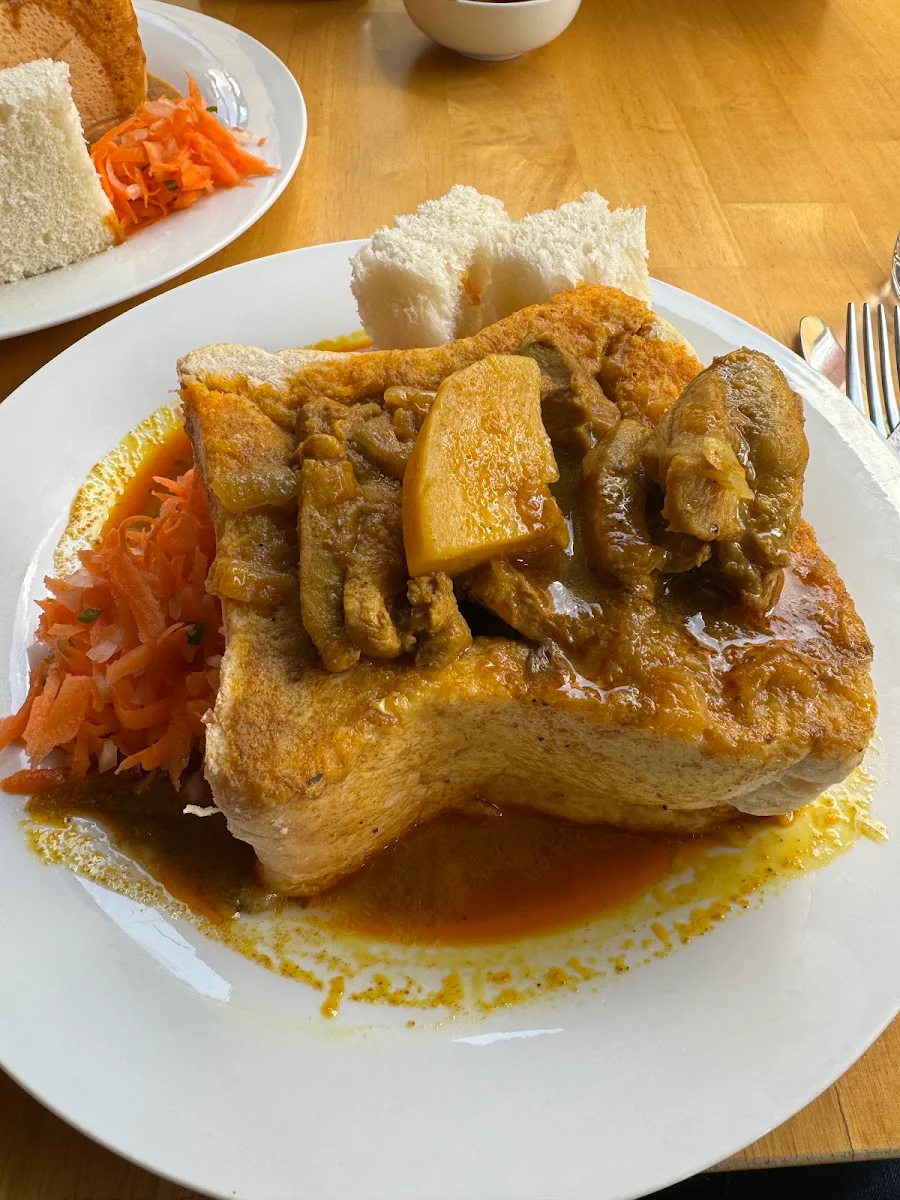 Bunny Chow Chicken Curry
