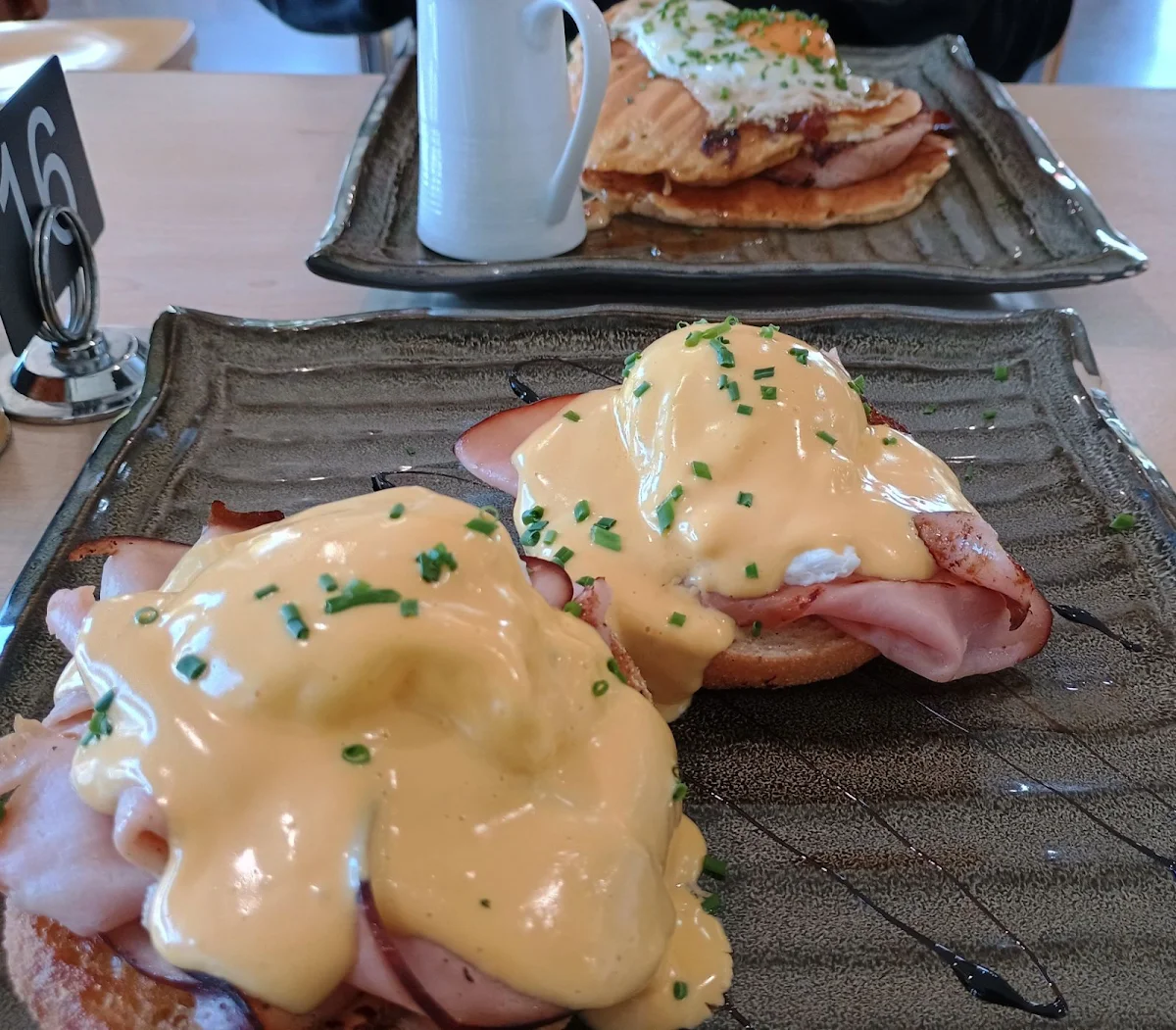 Eggs Benedict, Cafe Viana