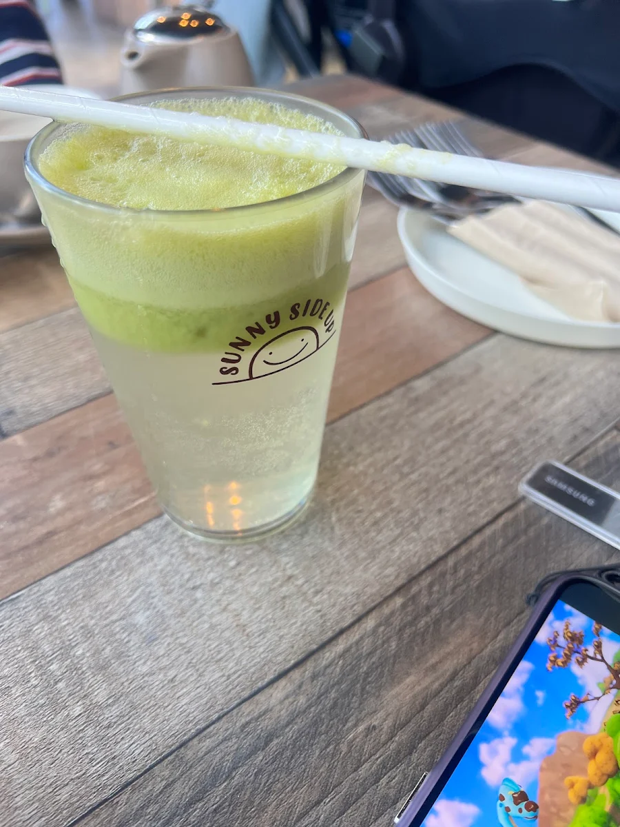 Freshly Pressed Apple Juice