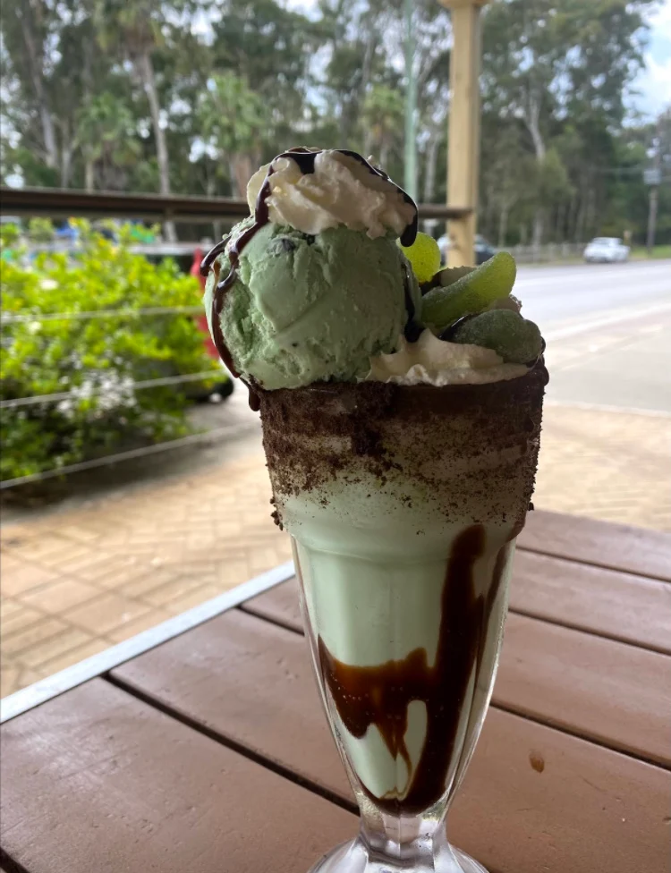 Peppermint Chocolate Shake