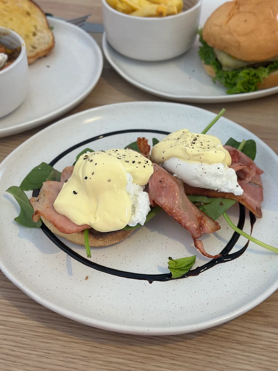 Highlights, Nowhere Espresso Pizzeria and Wine Bar